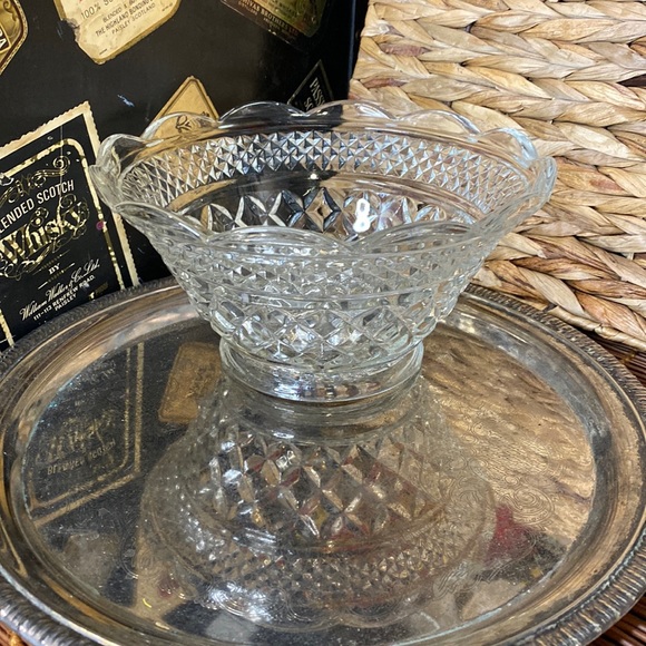 Vintage 8.5" Pressed Glass Bowl - Picture 3 of 8